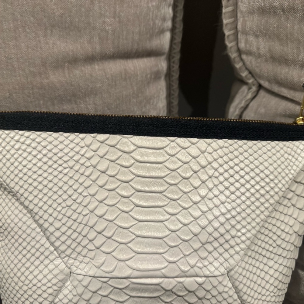 Ampersand As Apostrophe Faux Python Zip Clutch NWT - image 7